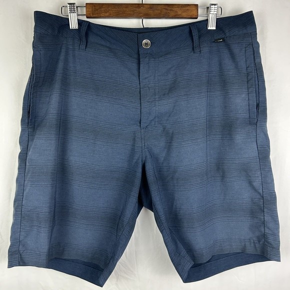 Travis Mathew Men's Blue Striped Stretch Golf Shorts‎ Size 34 - Picture 2 of 7